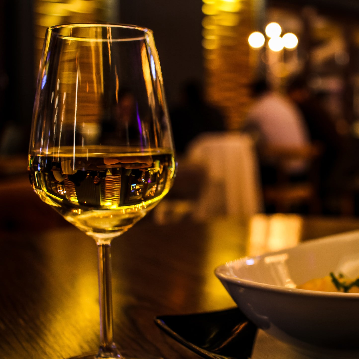 Vino Blanco Planeta Chardonnay 2020 de 750 ml - Italia